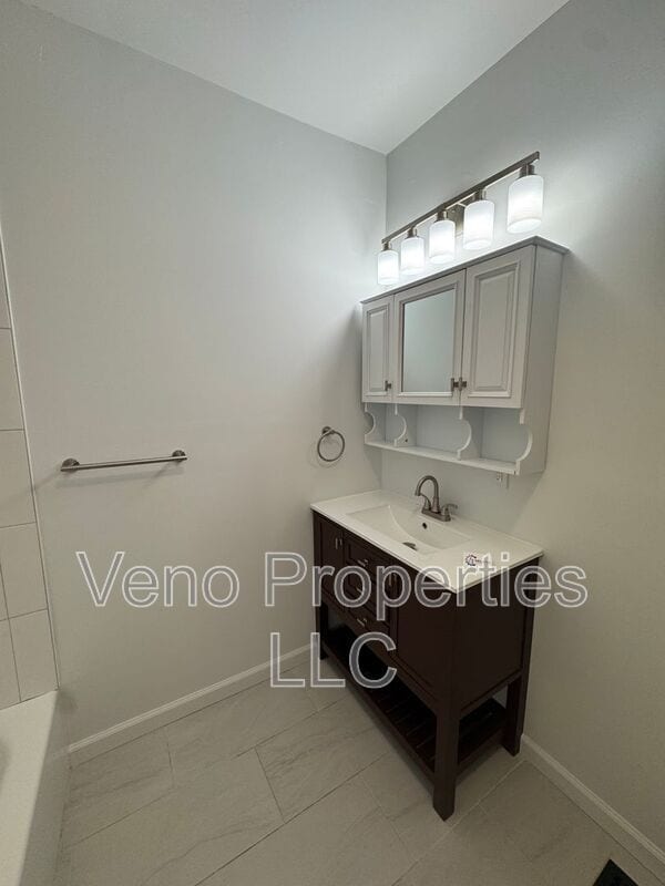 Building Photo - 351 4th St