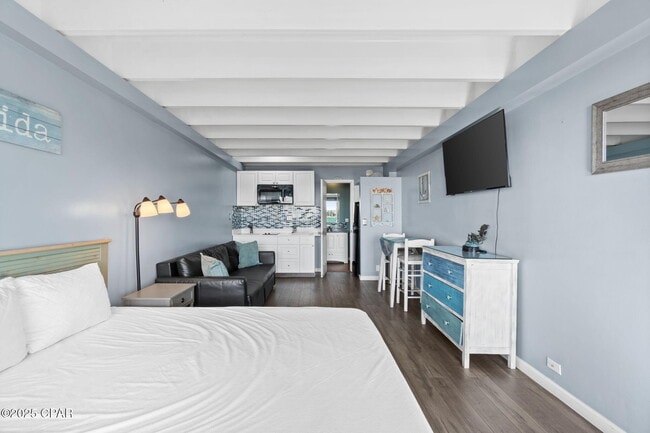 Building Photo - 14401 Front Beach Rd