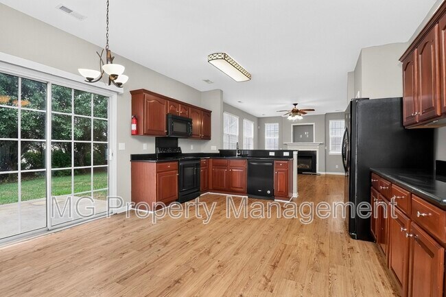 Building Photo - 16223 Circlegreen Dr