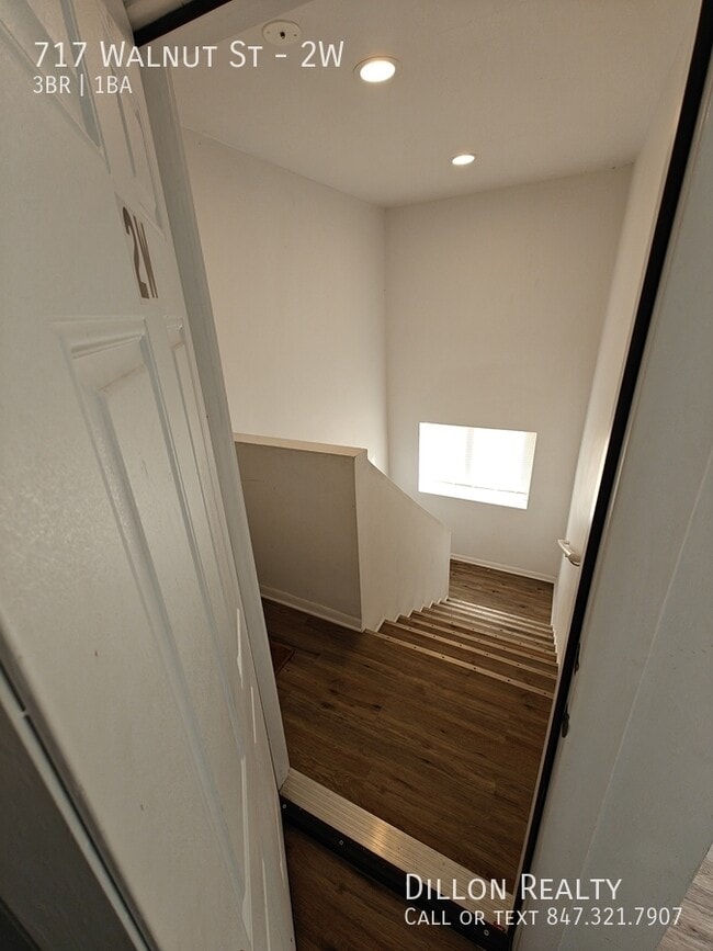 Building Photo - 717 Walnut St