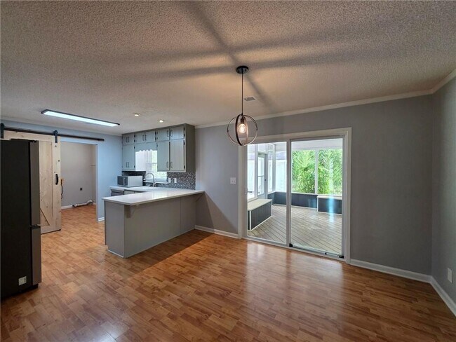 Building Photo - 102 Park Pl Dr