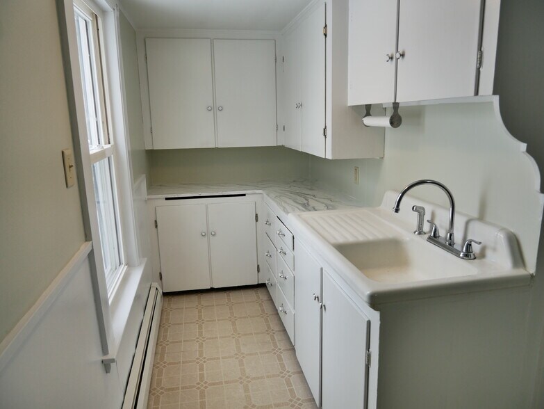 Building Photo - 134 Knox St