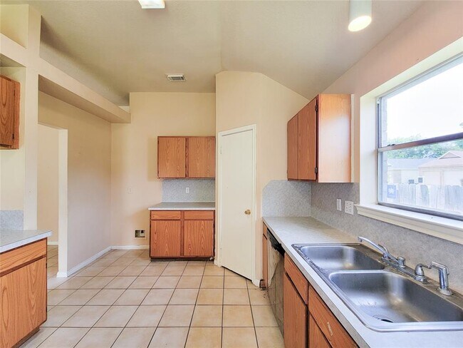 Building Photo - 22918 Pine Mist Ln