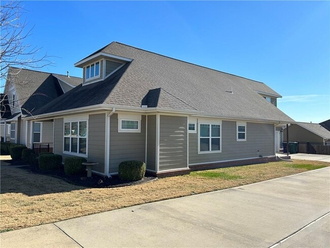 Building Photo - 5912 W Willow St