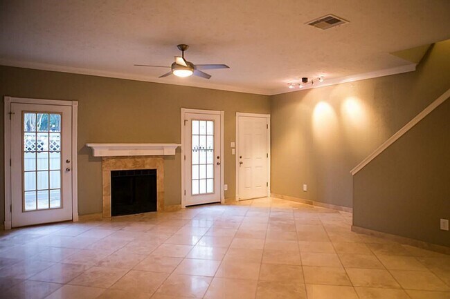 Building Photo - 6000 Reims Rd