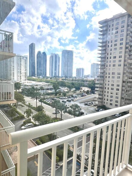 Building Photo - 251 174th St