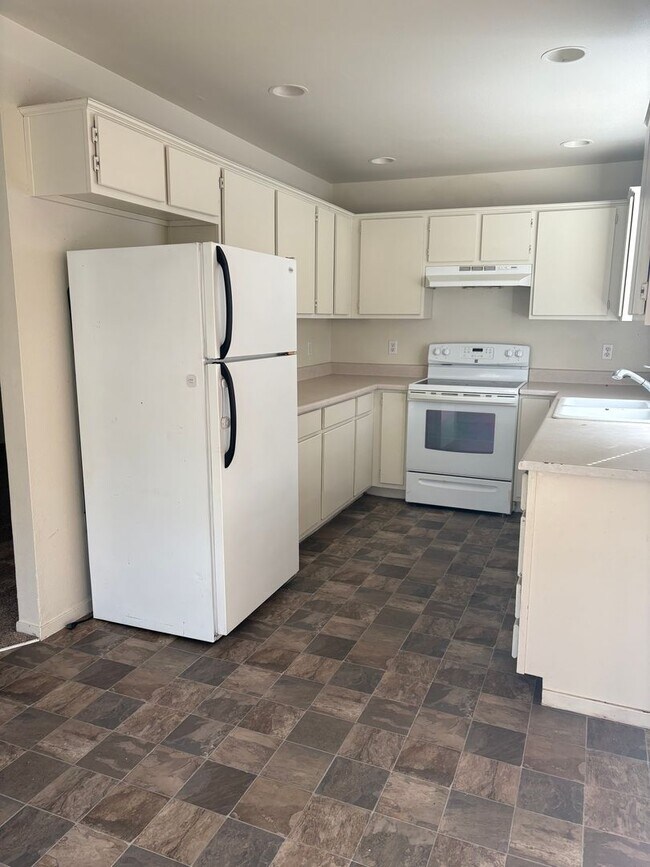 Building Photo - 137 Dayton Village Pkwy