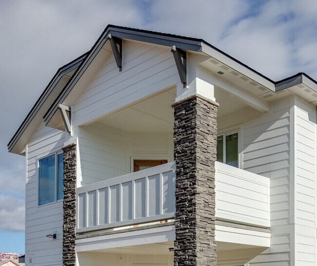 Building Photo - 2 Bedroom Apartments in Caldwell With Styl...