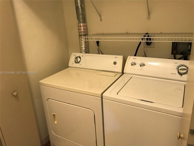 Building Photo - 2001 Biscayne Blvd