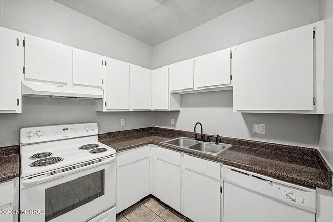 Building Photo - 1316 E Zulema Loop