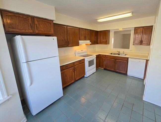 Building Photo - 5221 Johnstown Ln