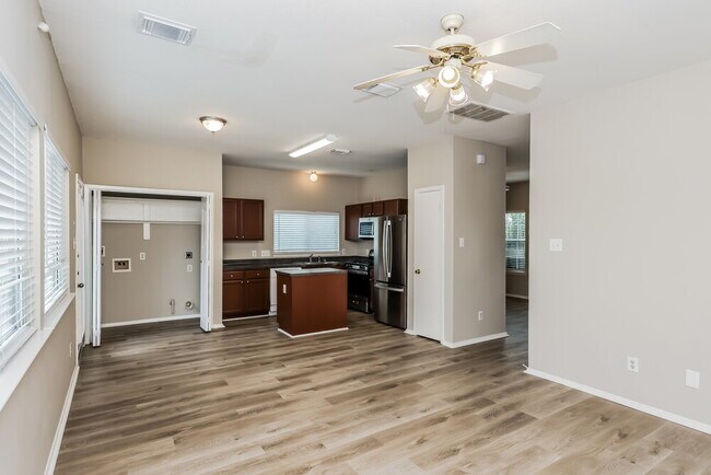 Building Photo - 20627 Sycamore Crest Ln