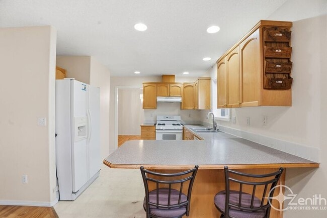 Building Photo - 5322 NE 69th Cir