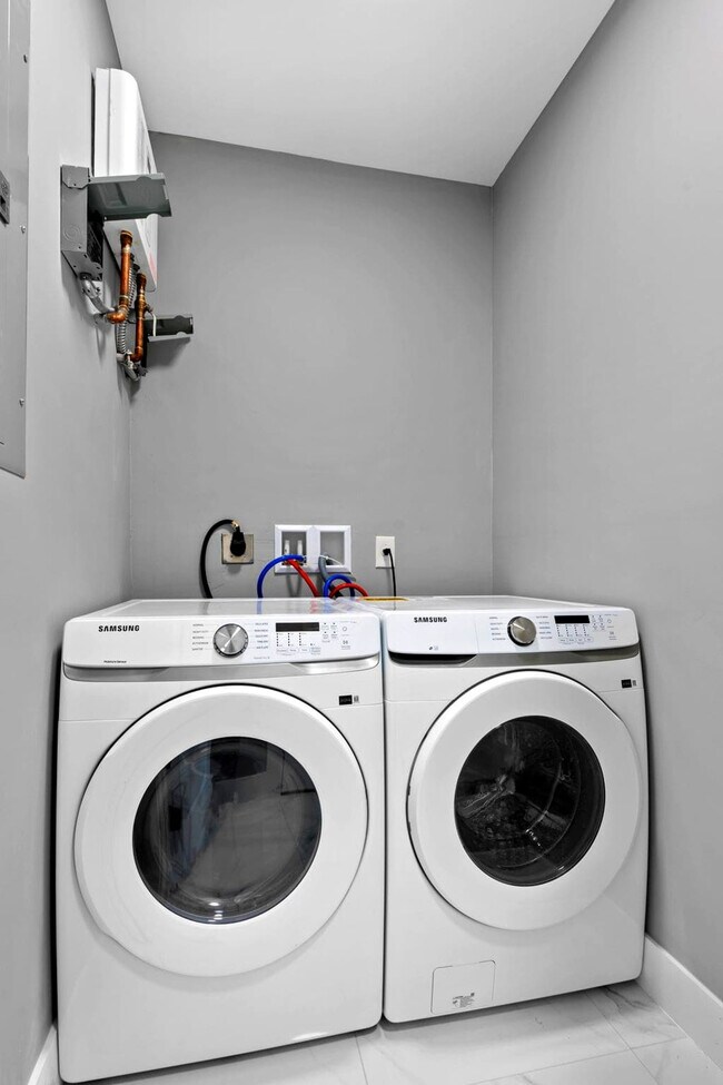 Building Photo - 1540 NW 46th St