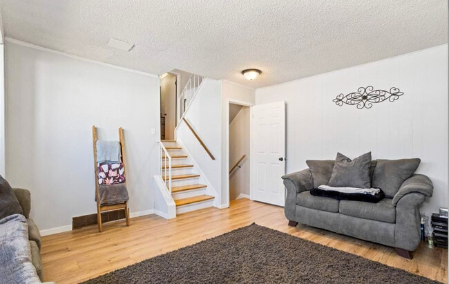 Building Photo - 273 Queens Way