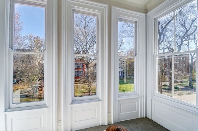 Building Photo - 2701 Cleinview Ave