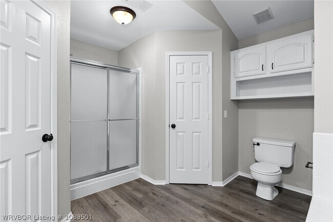 Building Photo - 8808 Skypark Dr
