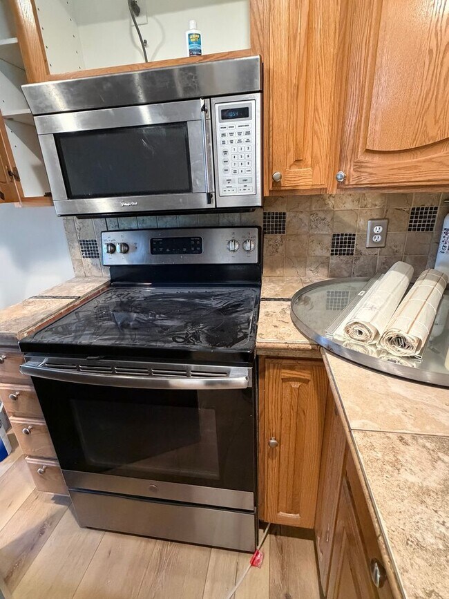 Building Photo - Spacious West Valley Home!!!