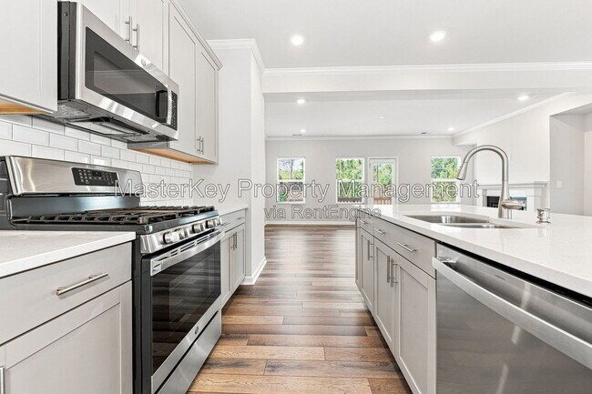 Building Photo - 3001 Brellon Ln