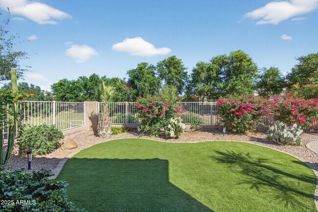 Building Photo - 8984 W Diana Ave