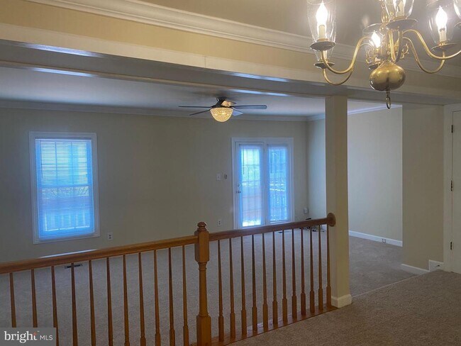 Building Photo - 5713 Wood Creek Ln