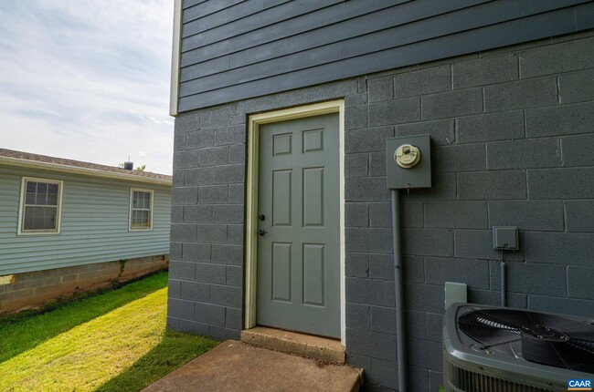 Building Photo - 105 Hartmans Mill Rd