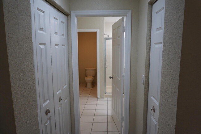 Building Photo - 971 Tortuga Dr