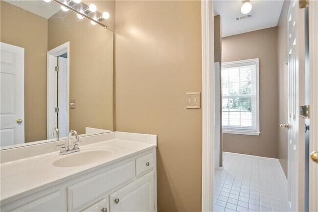 Building Photo - 5465 Derby Chase Ct