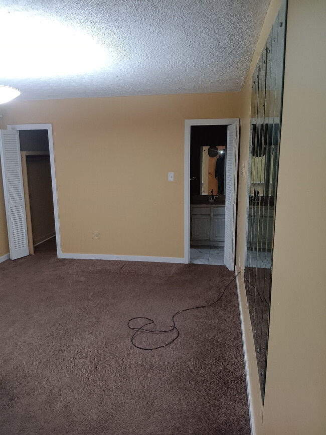 Building Photo - John F Kennedy