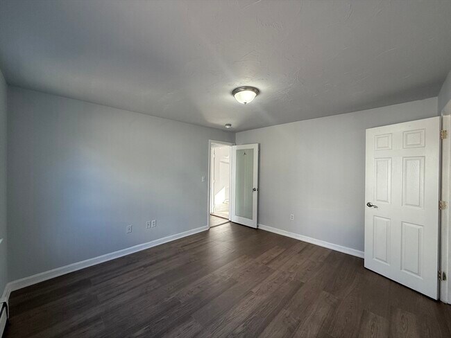 Building Photo - 30 Sanger St