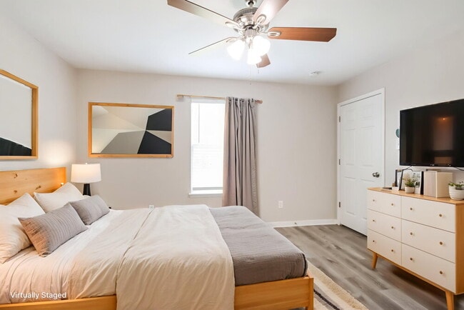 Building Photo - 28923 Village Creek Loop