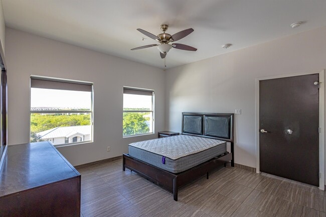 Building Photo - 502 Shiloh Dr