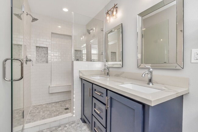 Building Photo - 4611 Merwin St