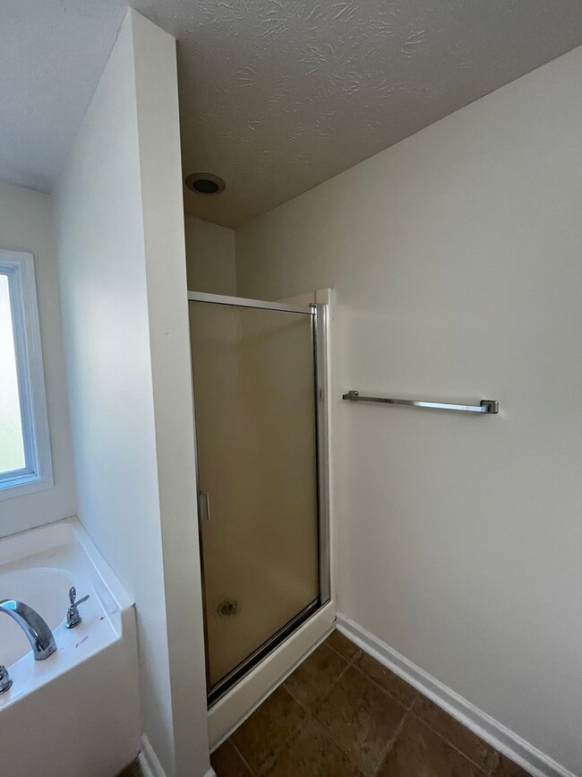 Building Photo - Cozy Home in Phenix City
