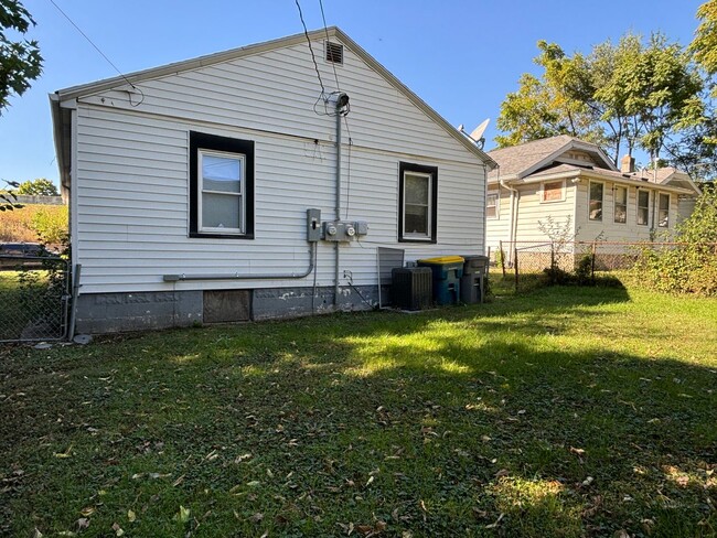 Building Photo - 2617 Shriver Ave