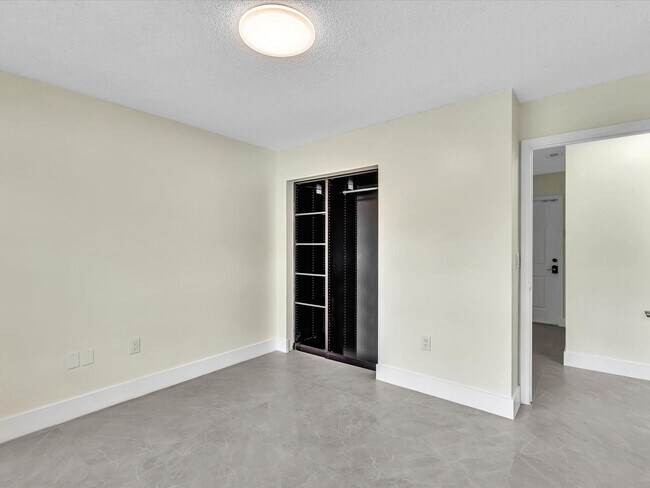 Building Photo - 13400 NW 5th Ct