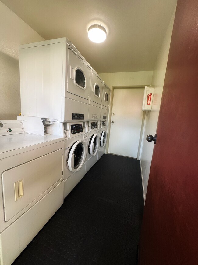 Building Photo - 3966 Cleveland Ave