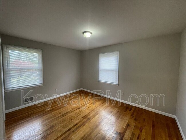 Building Photo - 2341 Ridge Rd