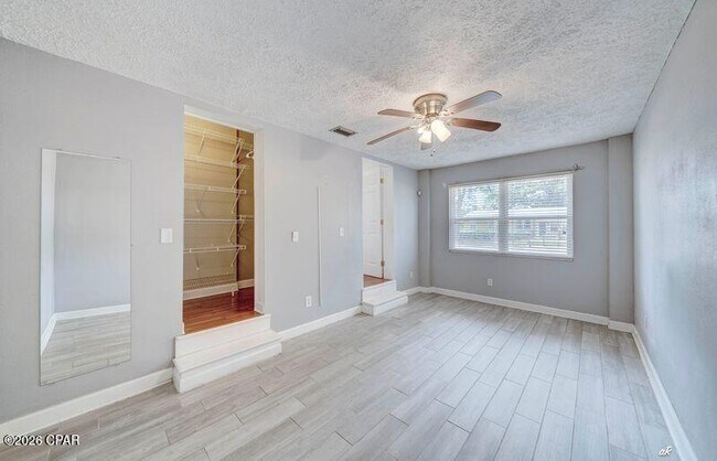 Building Photo - 108 N Marie Dr