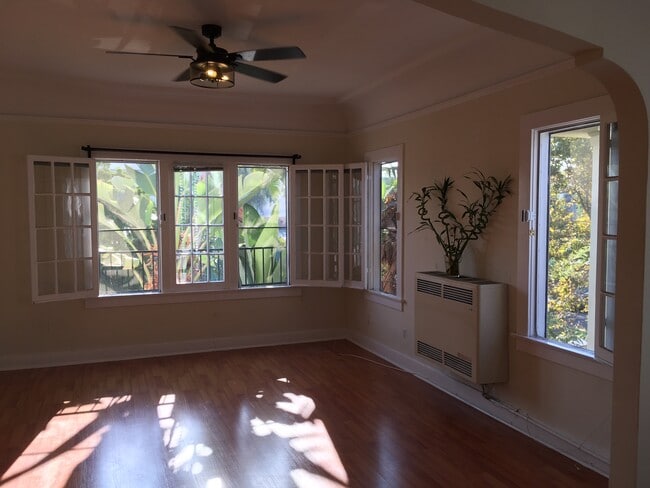 Living Room - 507 N Norton Ave