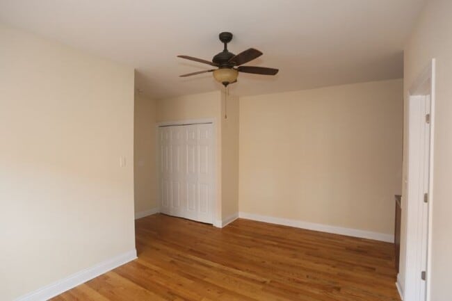 Building Photo - 727 W Cornelia Ave