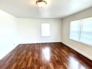 Building Photo - 1604 A E 9th St