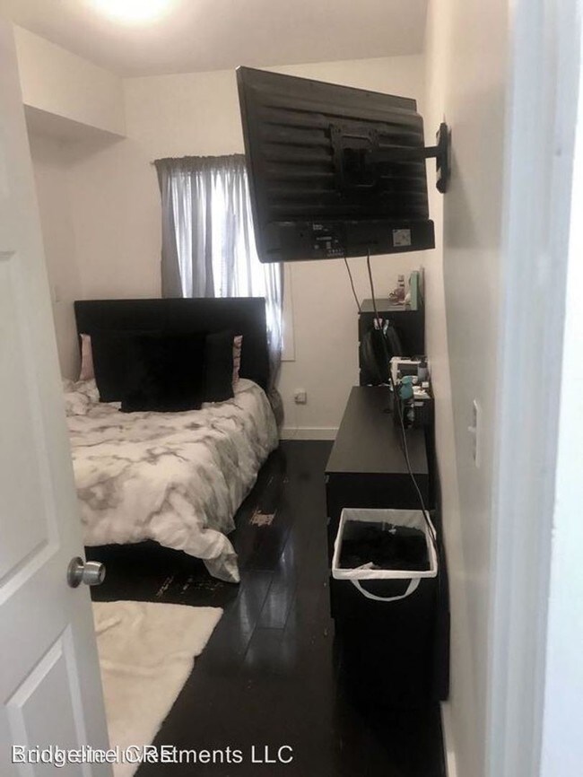 Building Photo - 1611 W Montgomery Ave