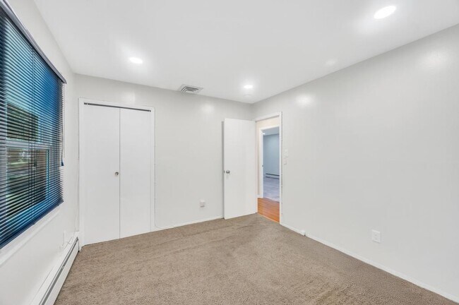 Building Photo - 38 Barker Dr