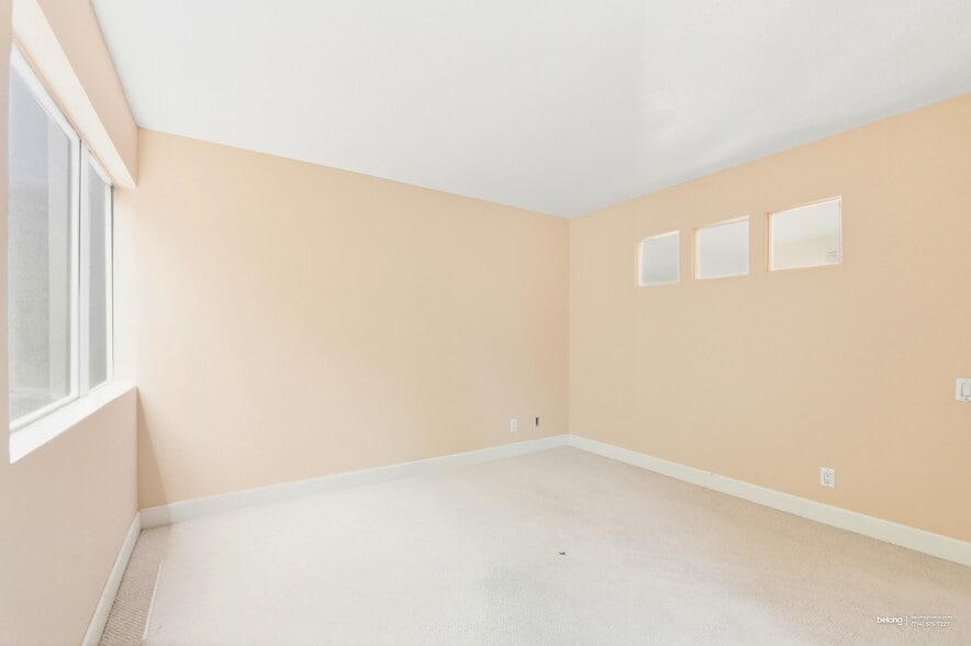 Building Photo - 51 Barbados Dr