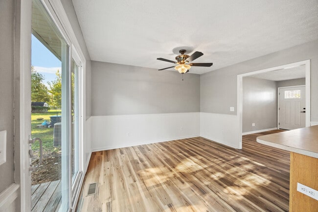 Building Photo - 1060 Butler Dr