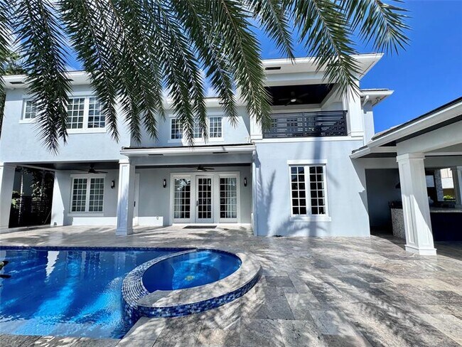 Building Photo - 1744 SE 9th St