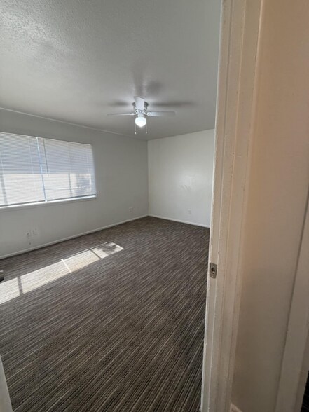 Building Photo - 1303 65th Dr
