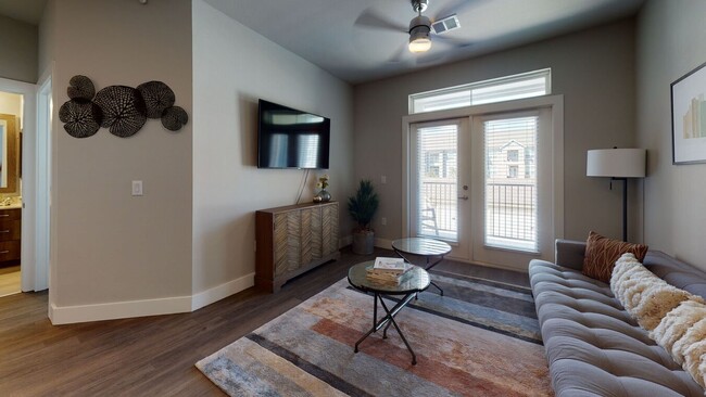 Primary Photo - 24002 Colonial Pkwy