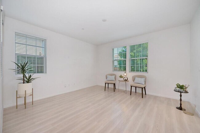 Building Photo - Now Leasing – 3 Bed + Loft, 2.5 Bath (2019...
